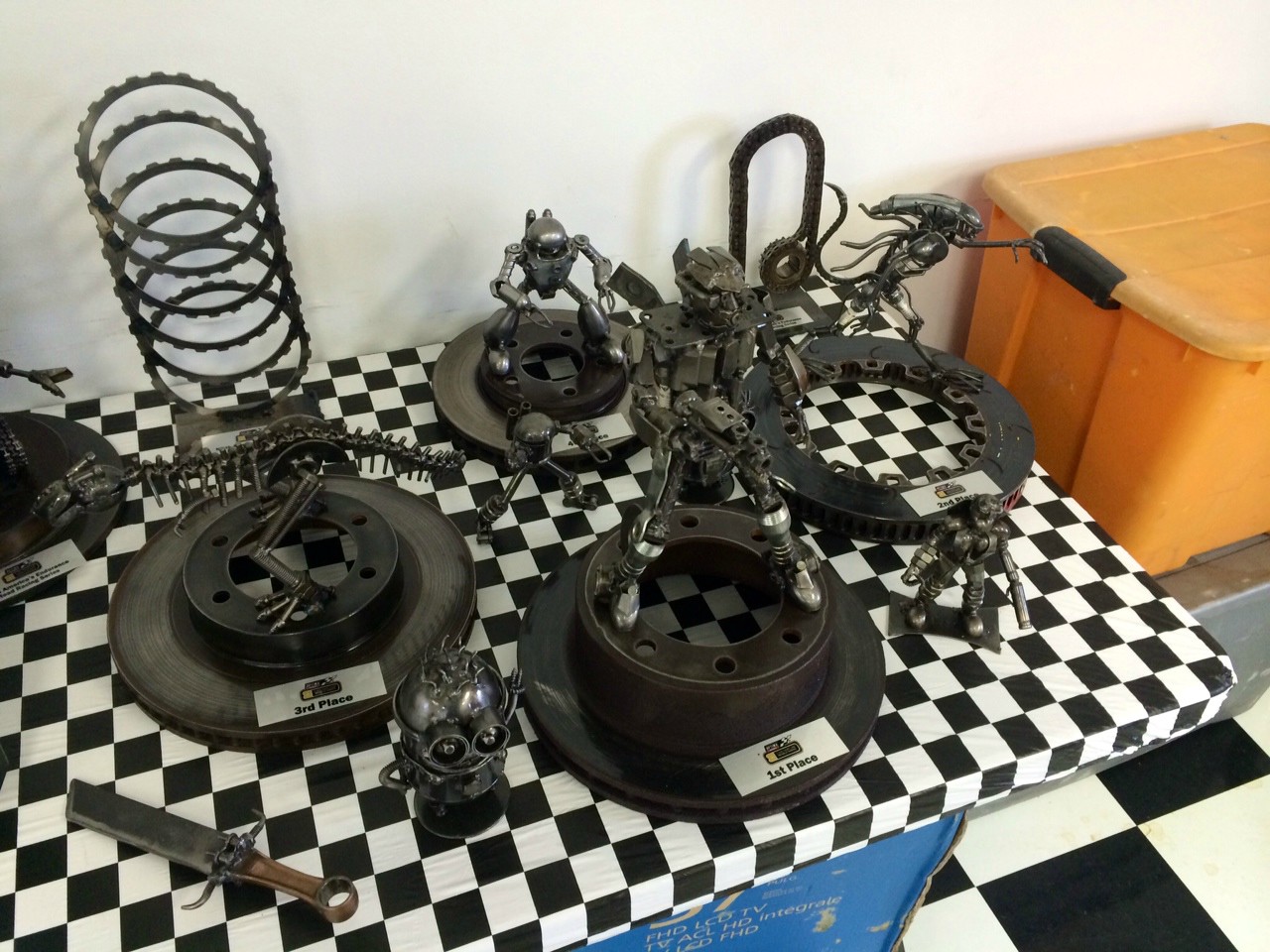 Name:  05JWjAZ.jpg
Views: 44
Size:  284.3 KB