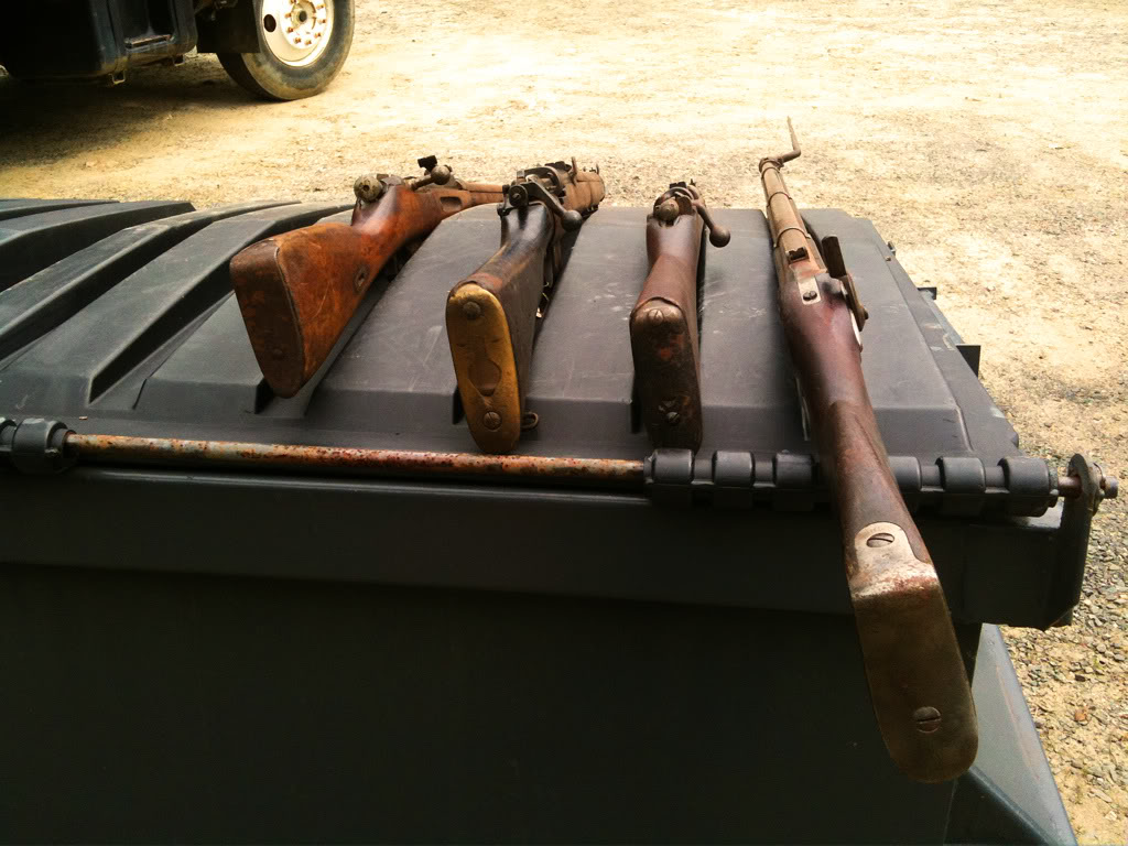 Name:  guns02.jpg
Views: 290
Size:  137.9 KB