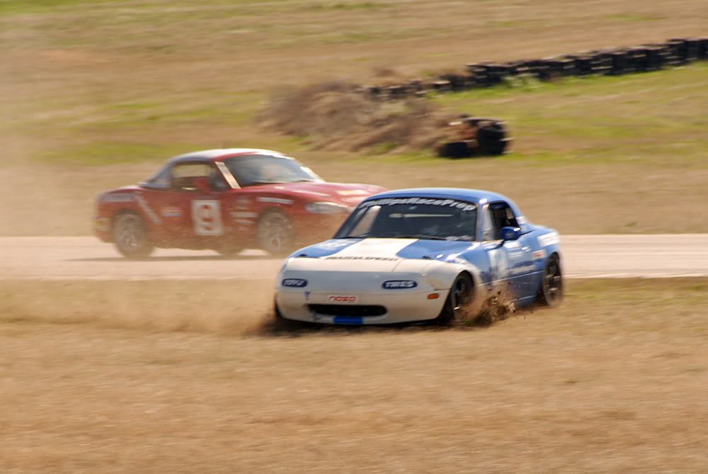 Name:  TrackDaysMarch2010017s.jpg
Views: 111
Size:  74.1 KB