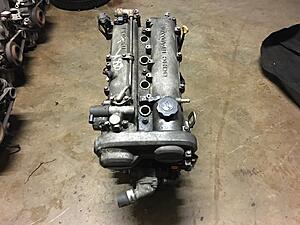 1.8 vvt bare engine   /   1.8 non vvt engine complete-img_2166.jpg