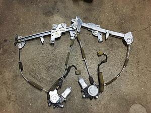 Window mechanisms and electric motor  / NB1 and NB2 models .-img_2199.jpg