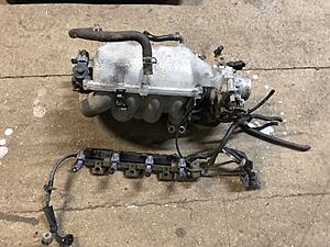 Square top Manifold and fuel rail ( 1.8 vvt ) PRICE INCLUDES SHIPPING-img_0878.jpg