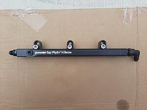 1.8 FM fuel rail-20220814_142952.jpg