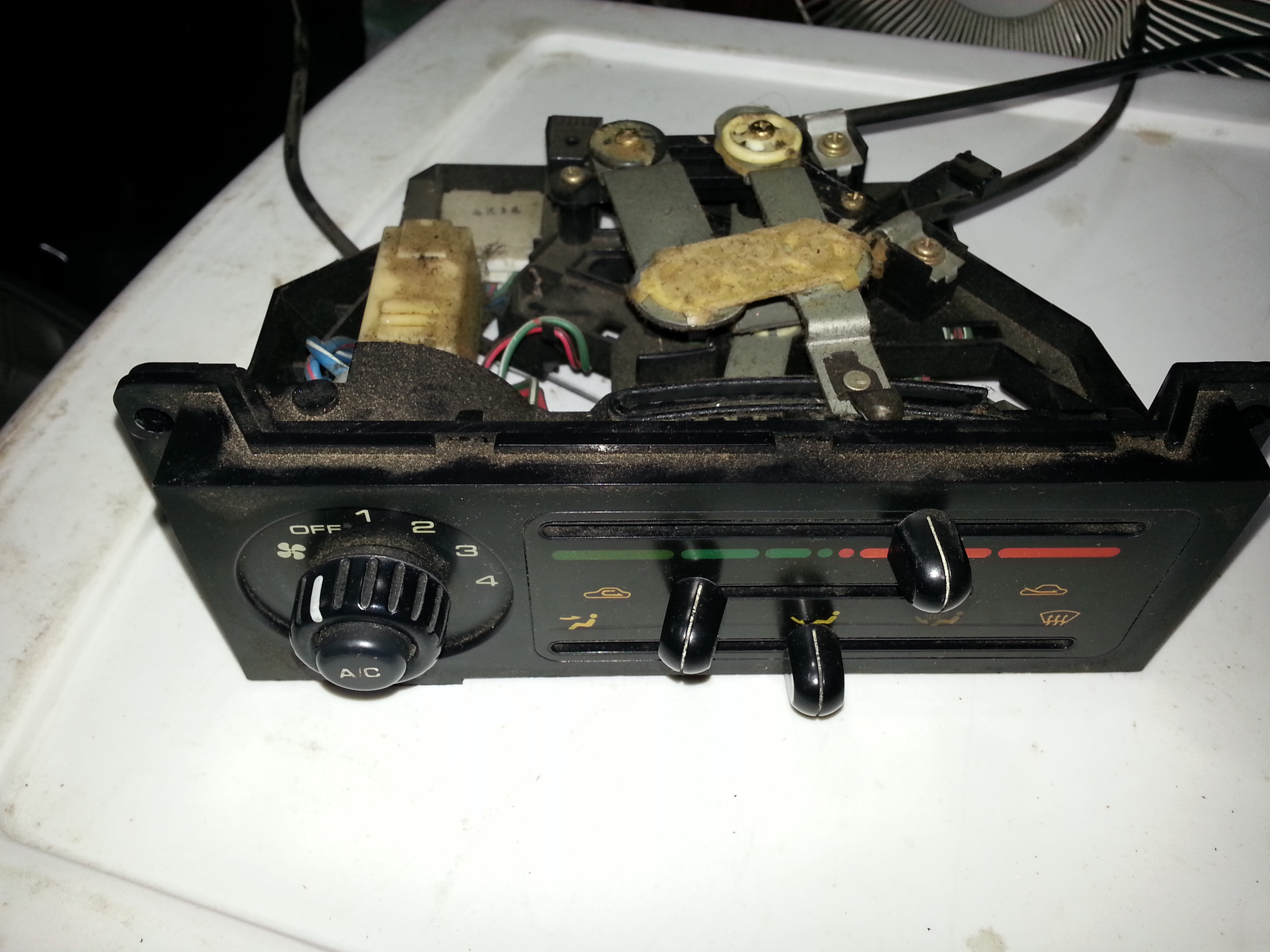 Name:  b18wE3g.jpg
Views: 266
Size:  959.6 KB